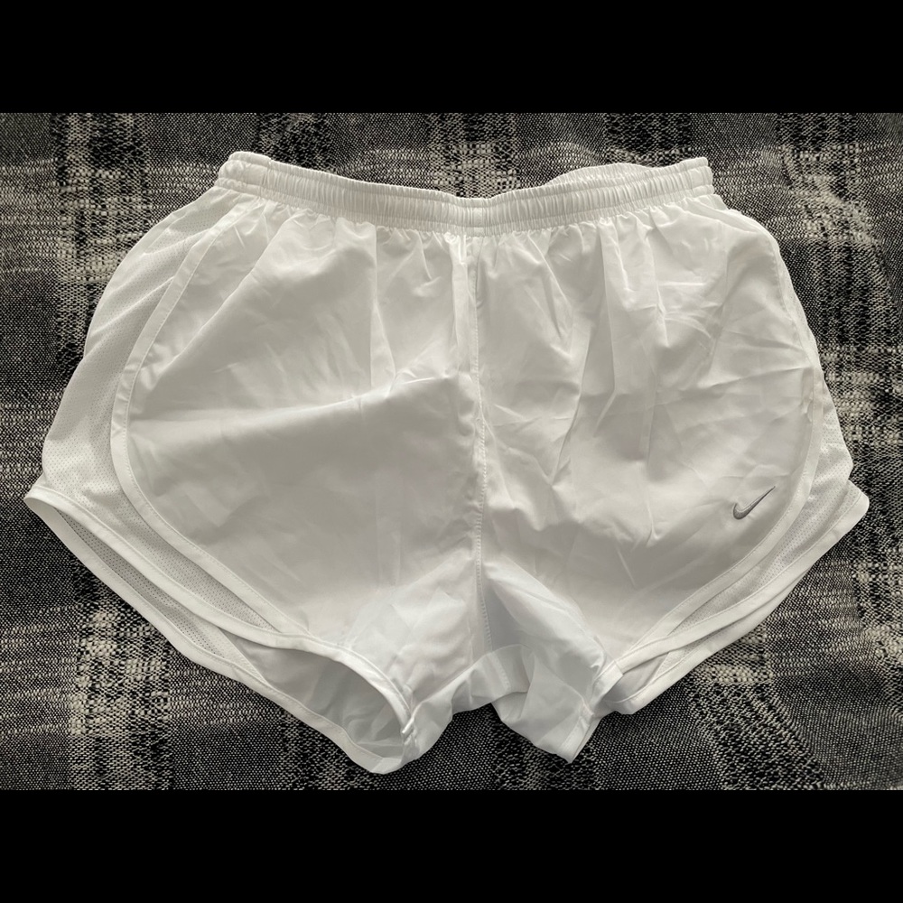 NWOT Nike temp shorts